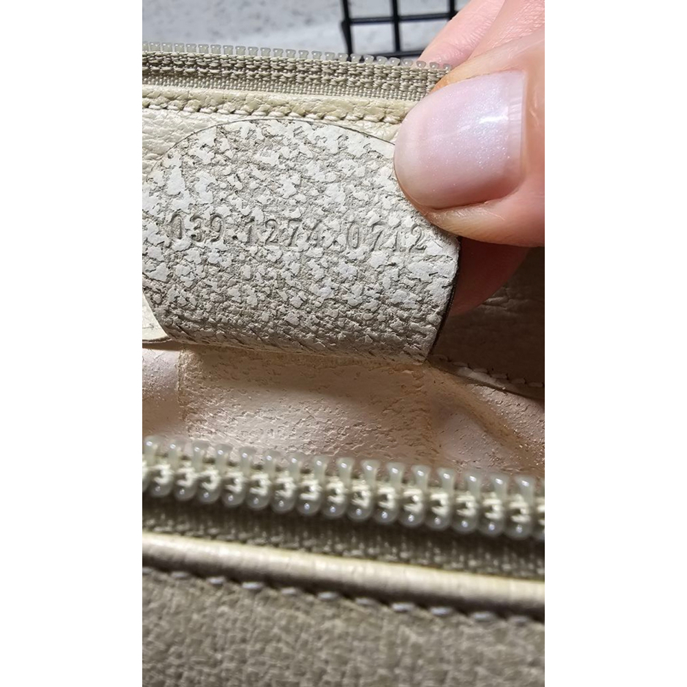 90s Vintage Beige/ Cream Gucci Pouch - Picture 8 of 9
